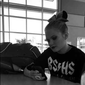 Meet your Posher, Mae